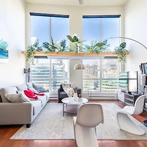 Loft In Downtown With Free Parking Apartment Vancouver